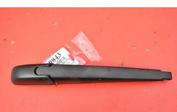 Rear wiper blade arm