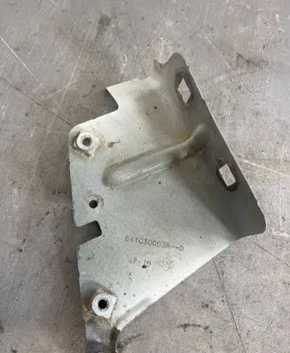 Renault Master III Fender mounting bracket 641C30003R 4719