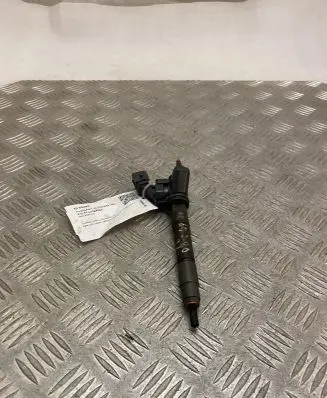 Volvo XC60 Fuel injector 31432836