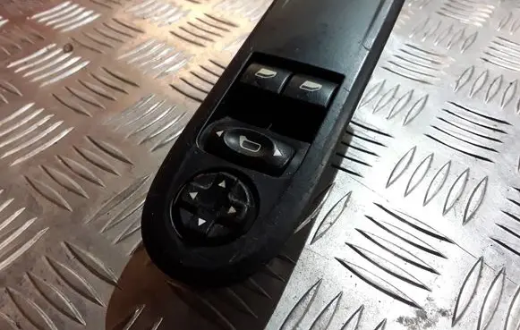 Peugeot 308 Electric window control switch 53269800