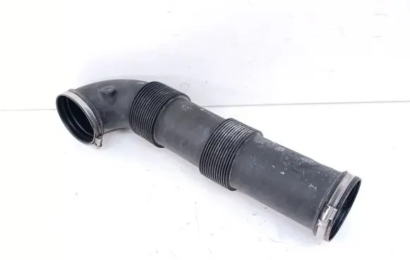 Porsche Cayenne (92A) Air intake hose/pipe 7L5128684C