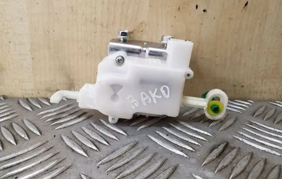 Fuel tank cap lock motor