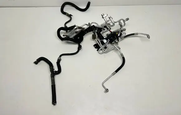 Renault Megane E-Tech Air conditioning (A/C) pipe/hose 4475200220 924415MZ1A