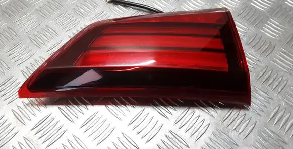 Mitsubishi Outlander Tailgate rear/tail lights