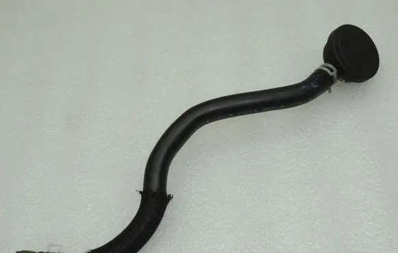 Suzuki Grand Vitara II Breather/breather pipe/hose 1119067J00