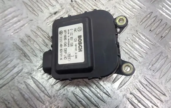 Audi A6 S6 C5 4B A/C air flow flap actuator/motor 0132801158