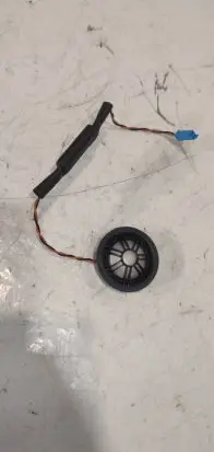 Front door high frequency speaker