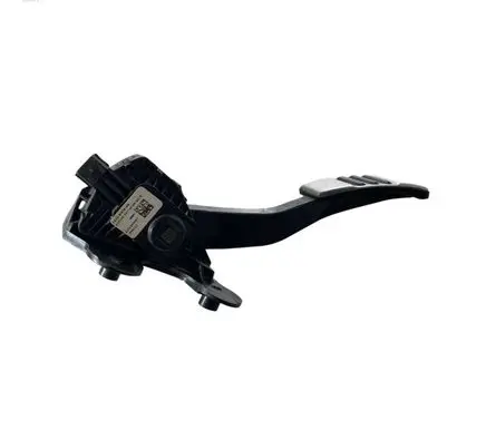Ford Mustang VI Accelerator throttle pedal CR339F836AB K863G9F836