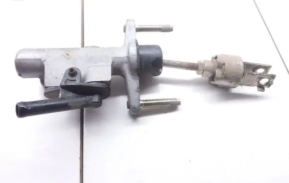 Toyota Yaris Clutch master cylinder 3145416010