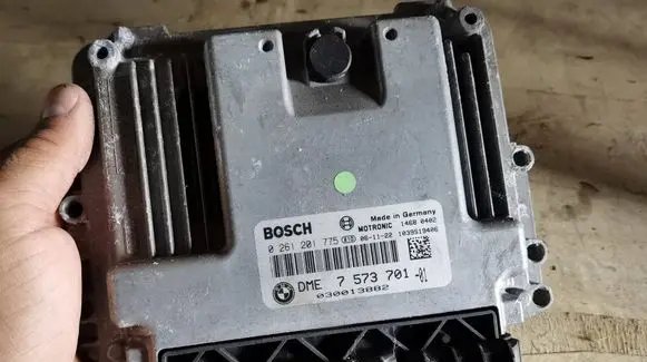 Mini One - Cooper Coupe R56 Engine control unit/module 0261201775 7573701 030013882