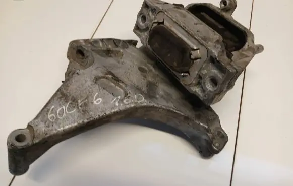 Volkswagen Golf VI Engine mounting bracket 03l199207