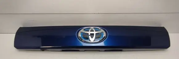 Trunk door license plate light bar