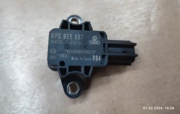 Audi A4 S4 B7 8E 8H Airbag deployment crash/impact sensor 8P0955557
