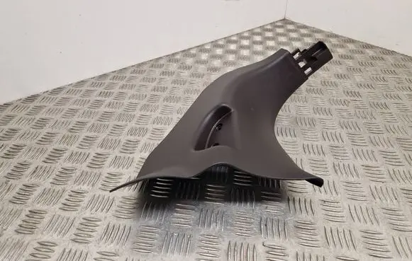 Foot area side trim
