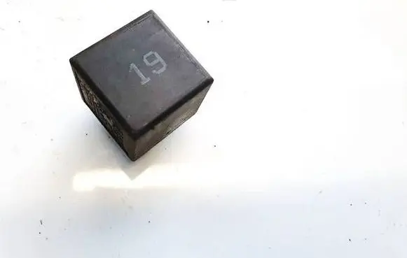 Volkswagen Transporter - Caravelle T4 Other relay 191955531