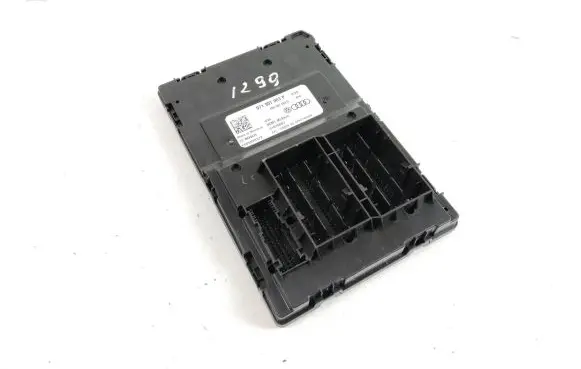 Porsche Taycan 9J1 Comfort/convenience module 971907063P 4N0907063D