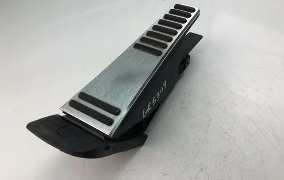 Volvo XC60 Accelerator throttle pedal 32269125