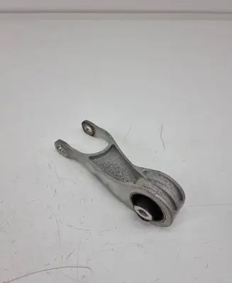 Porsche Macan (95B) Engine mounting bracket 95b199331a