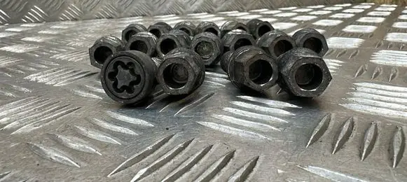 Audi A4 Allroad B9 Nuts/bolts 