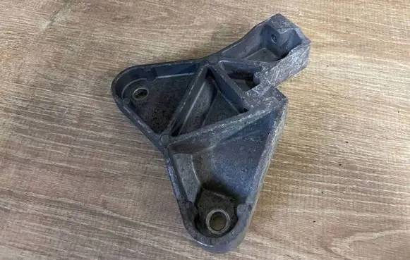Jaguar XF X250 Engine mounting bracket CX23-5G269-AA