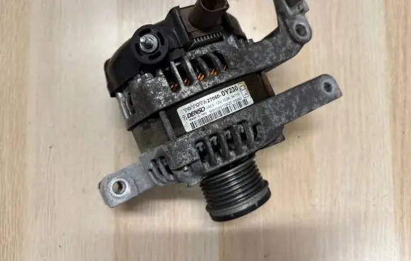 Toyota Auris E180 Generator/alternator 270600Y230