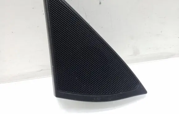 Front door high frequency speaker