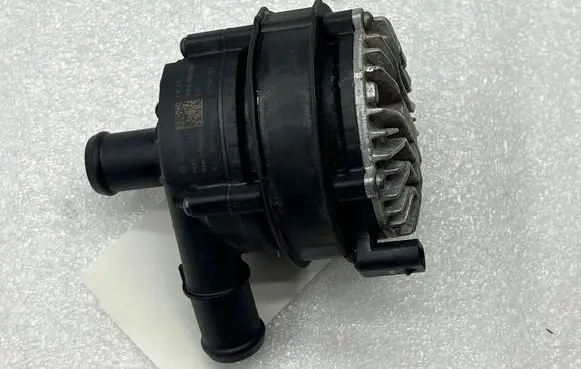 Audi A3 8Y Electric auxiliary coolant/water pump 3WA965567