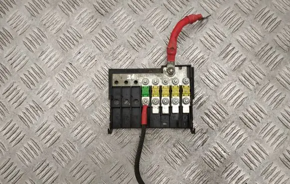 Ford Fiesta Fuse module 2S6T14A073BA 5607000980