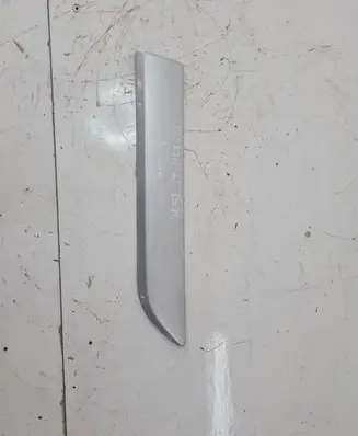 Rear fender molding trim