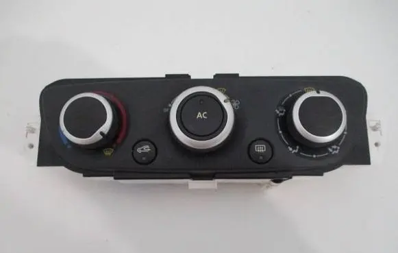 Renault Megane III Climate control unit T1001786G 110613210489