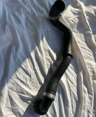 Volvo S60 Engine coolant pipe/hose 32252070