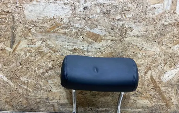 Mercedes-Benz CL C216 Rear seat headrest 