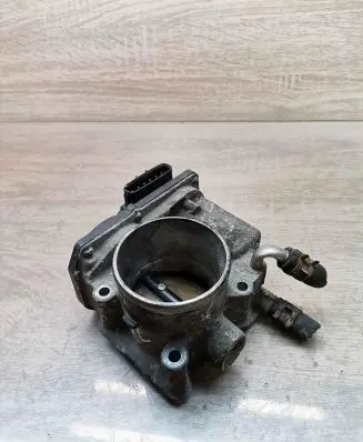 Toyota Corolla Verso AR10 Throttle body valve 220300d011 6k10