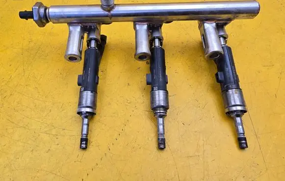 Peugeot 2008 II Fuel main line pipe 9811353880 9822715980