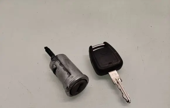 Opel Zafira A Ignition lock