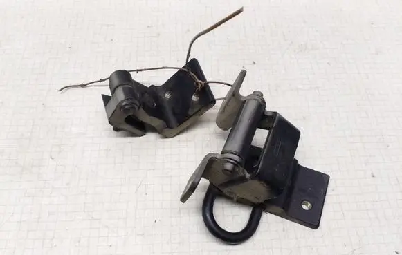 Audi A4 S4 B5 8D Rear door hinge set 4A0833411C