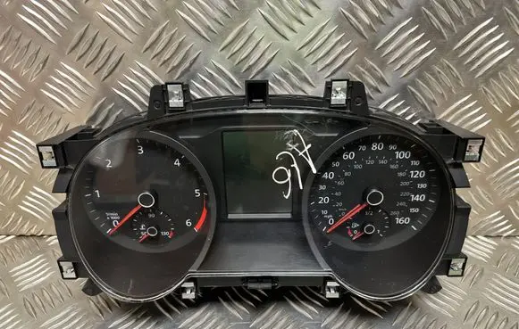 Volkswagen PASSAT B8 Speedometer (instrument cluster) 3G0920941C