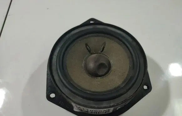 Opel Zafira A Front door speaker 90520838