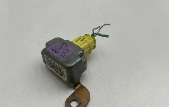 Mazda Premacy Airbag deployment crash/impact sensor C10057KC0B 3E09A