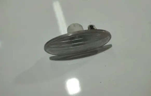 Nissan Micra Front fender indicator light