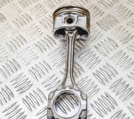 Toyota C-HR I Piston 1320149126 1310147150