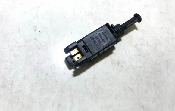 Volkswagen PASSAT B3 Brake pedal sensor switch 191945515