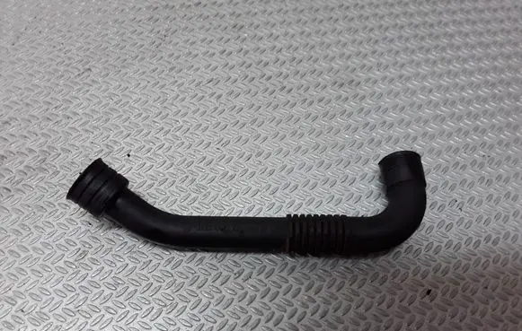 Volkswagen Polo IV 9N3 Breather hose/pipe 045103493D
