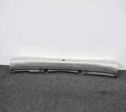 Trunk/boot sill cover protection