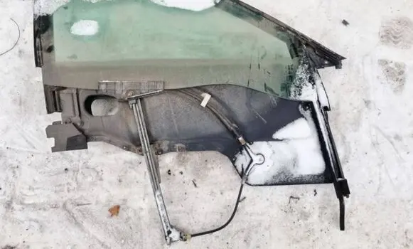 Audi 80 90 S2 B4 Front door window/glass frame 893837350