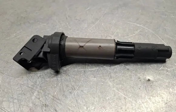 BMW 1 E81 E87 High voltage ignition coil 0221504100 1220703201