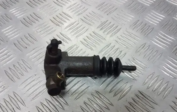 Nissan Primera Clutch slave cylinder 