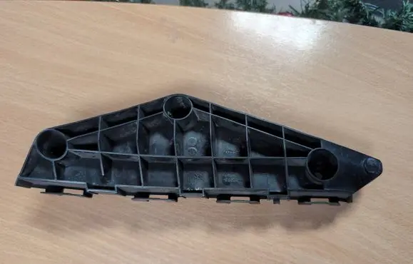 Toyota Avensis T270 Front bumper mounting bracket 5253605050