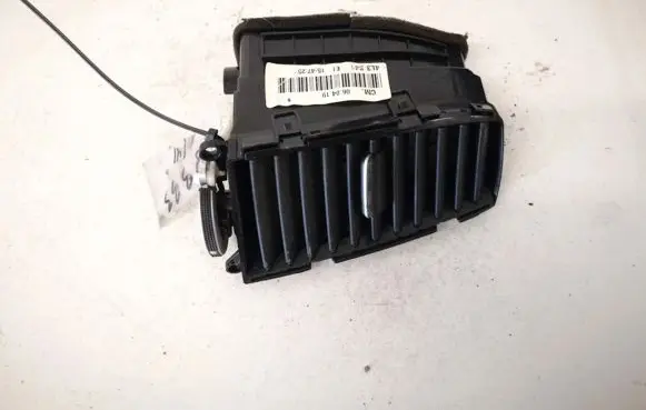 Hyundai Santa Fe Dash center air vent grill