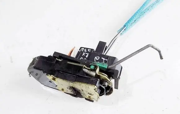 Jeep Cherokee III KJ Rear door lock